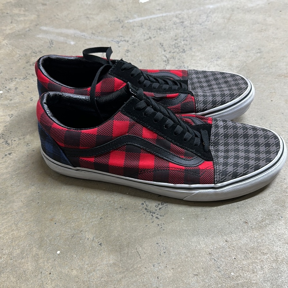 Vans - Picture 2 of 2
